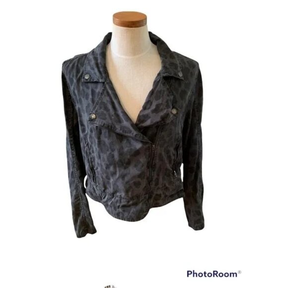 Blank NYC Gray Leopard Print Tencel Moto Jacket - Picture 6 of 9